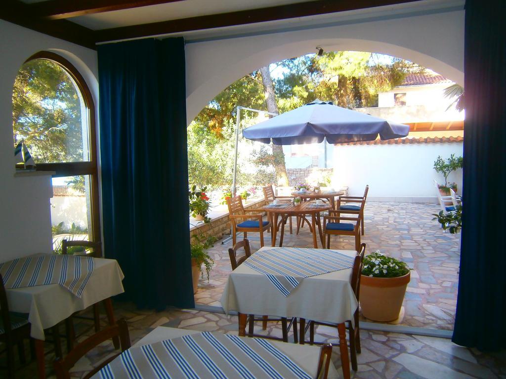 Bed & Breakfast Pansion Rade Ξενοδοχείο Pirovac Εξωτερικό φωτογραφία